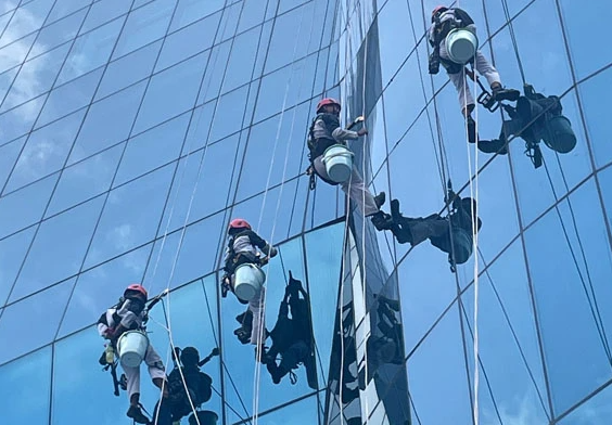 Layanan Cleaning Service Area Komersial untuk Bisnis Modern